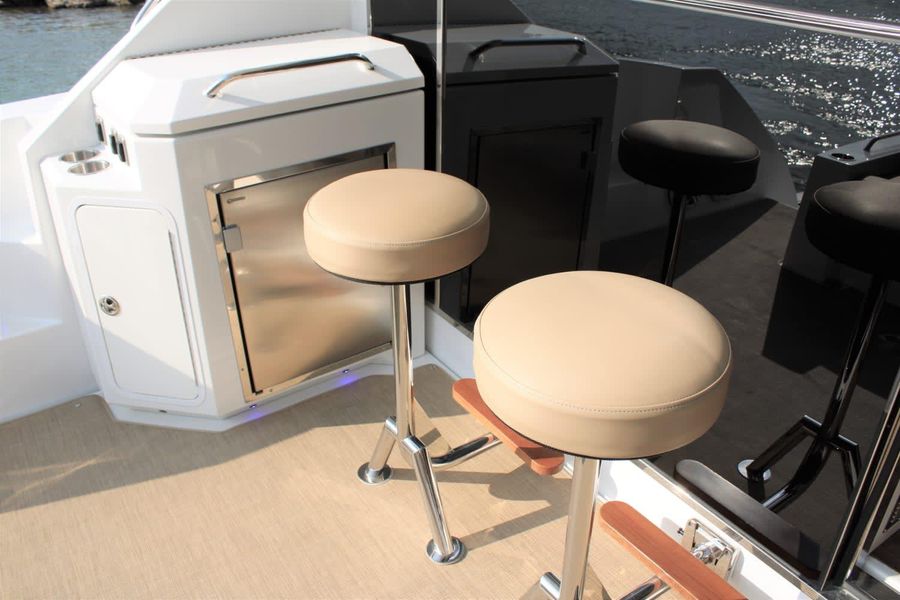 2015 Cruisers Yachts 45 Cantius