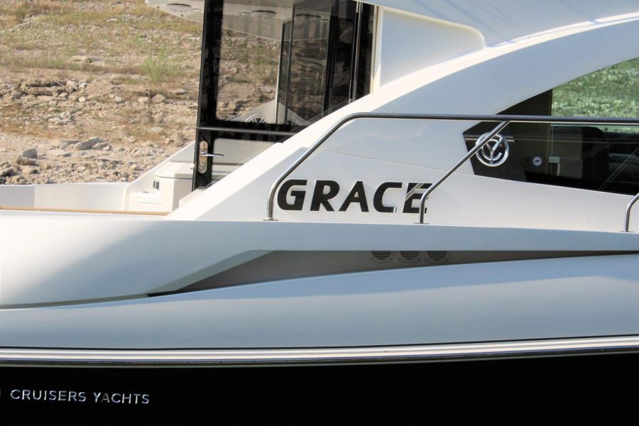 2015 Cruisers Yachts 45 Cantius