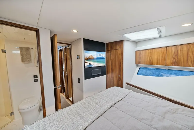  Yacht Photos Pics 2023 Riviera 46 Sports Motor Yacht - Image 41