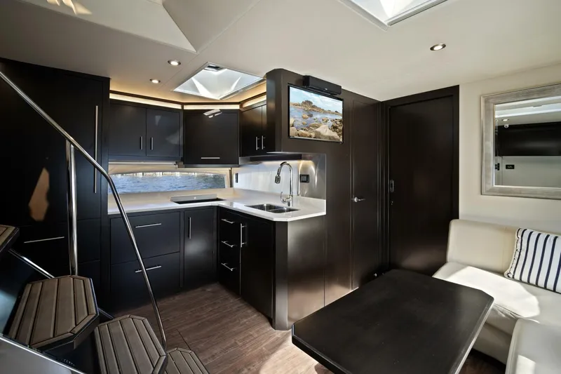  Yacht Photos Pics 2017 Regal 53 Sport Coupe - Image 40