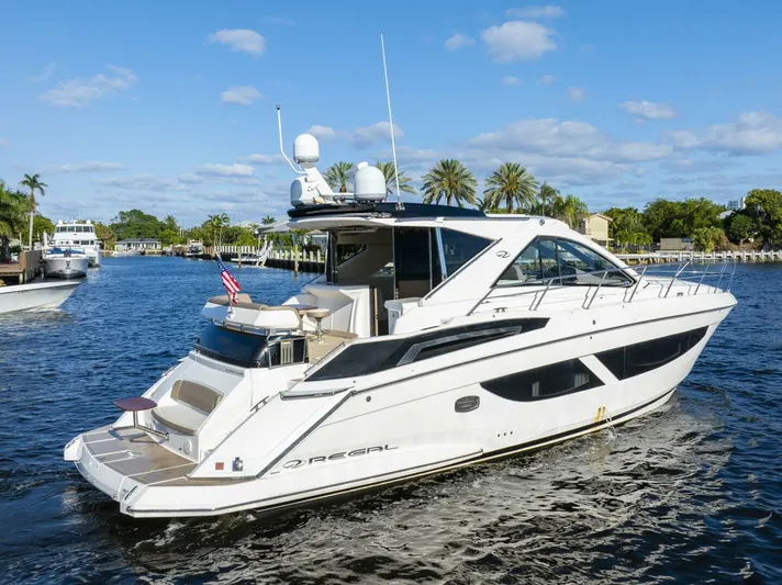 Yacht Photos Pics 2017 Regal 53 Sport Coupe - Image 15