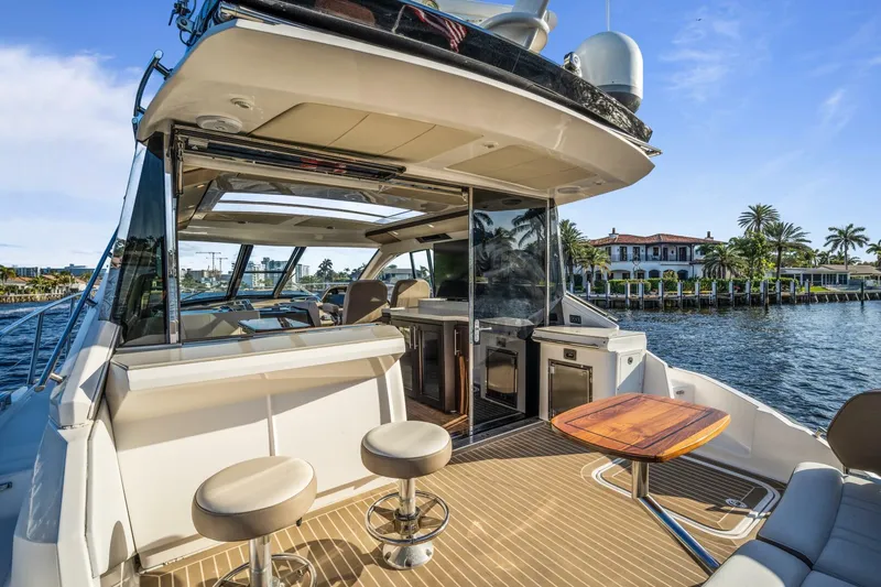  Yacht Photos Pics 2017 Regal 53 Sport Coupe - Image 26