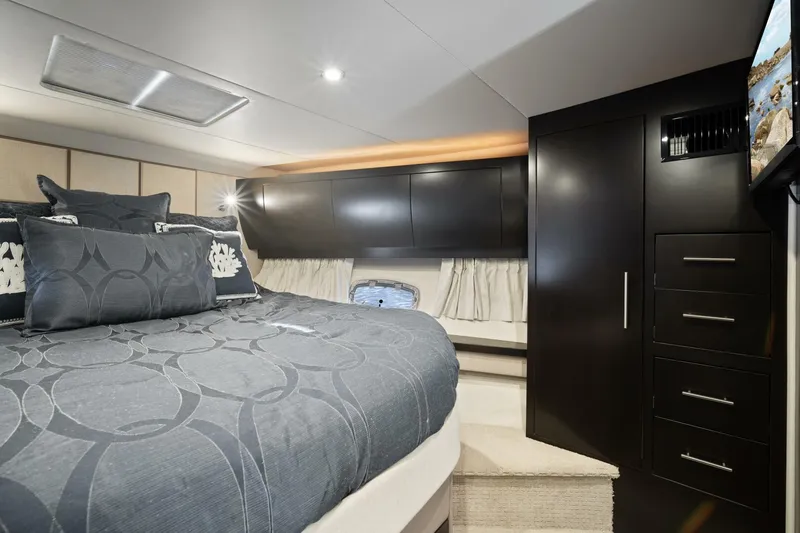  Yacht Photos Pics 2017 Regal 53 Sport Coupe - Image 47