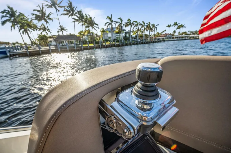  Yacht Photos Pics 2017 Regal 53 Sport Coupe - Image 22