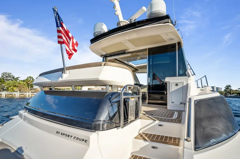  Yacht Photos Pics 2017 Regal 53 Sport Coupe - Image 19