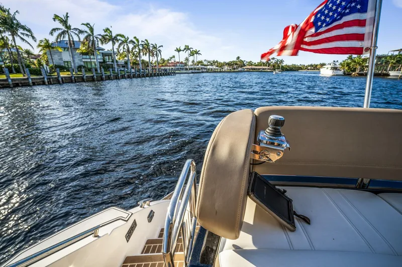  Yacht Photos Pics 2017 Regal 53 Sport Coupe - Image 21