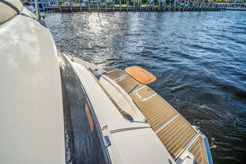  Yacht Photos Pics 2017 Regal 53 Sport Coupe - Image 18