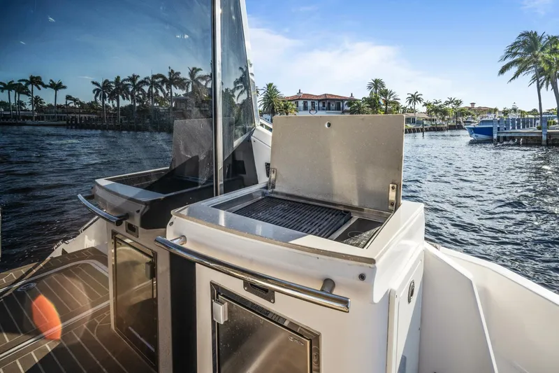  Yacht Photos Pics 2017 Regal 53 Sport Coupe - Image 57