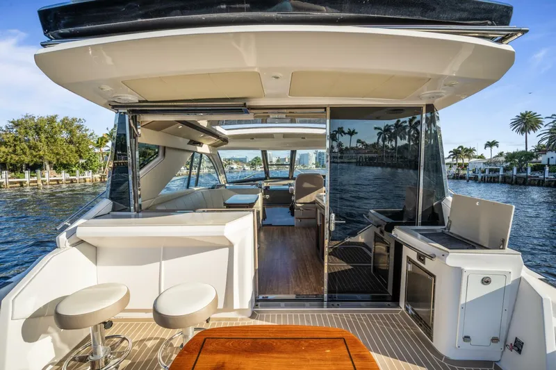  Yacht Photos Pics 2017 Regal 53 Sport Coupe - Image 25