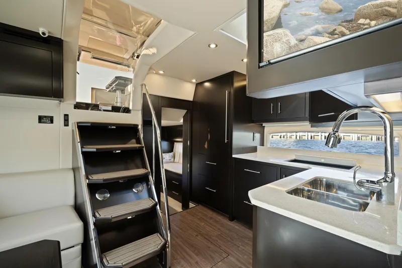  Yacht Photos Pics 2017 Regal 53 Sport Coupe - Image 41