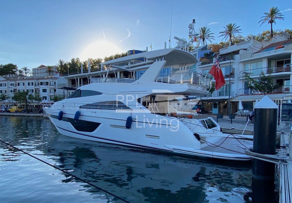 2018 Fairline 66 