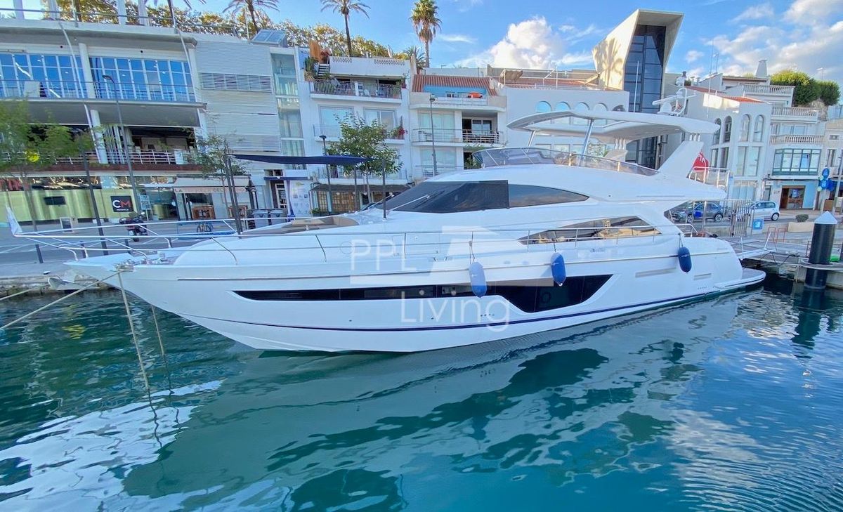 2018 Fairline 66 