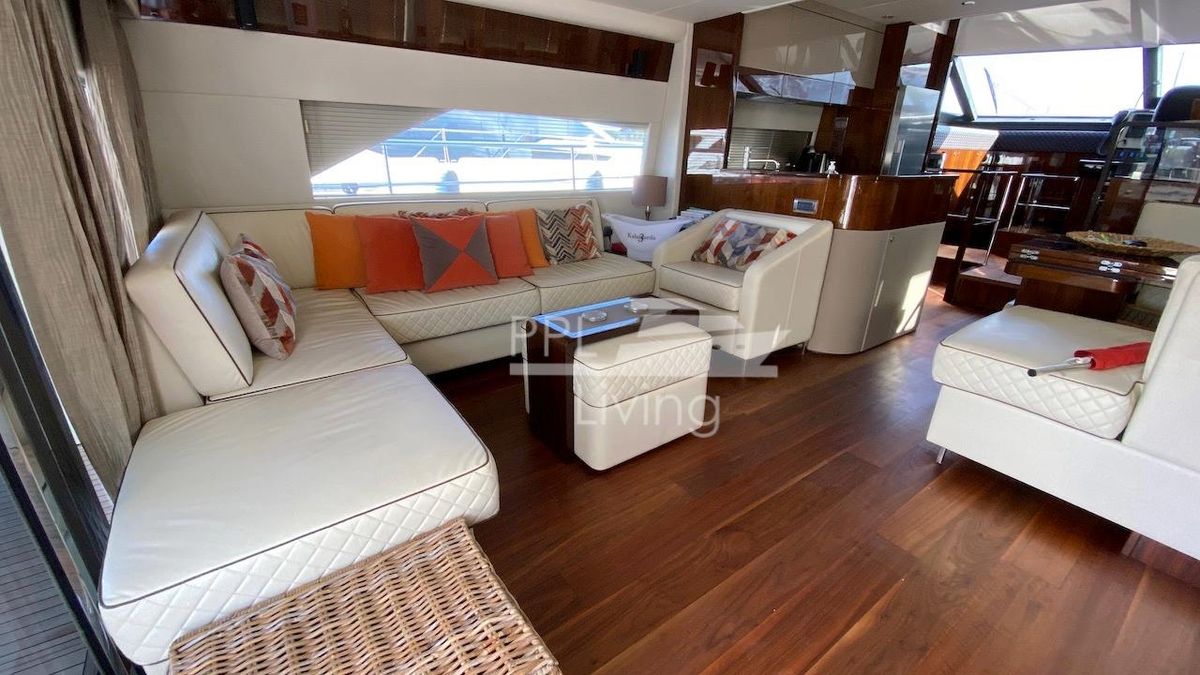 2018 Fairline 66 