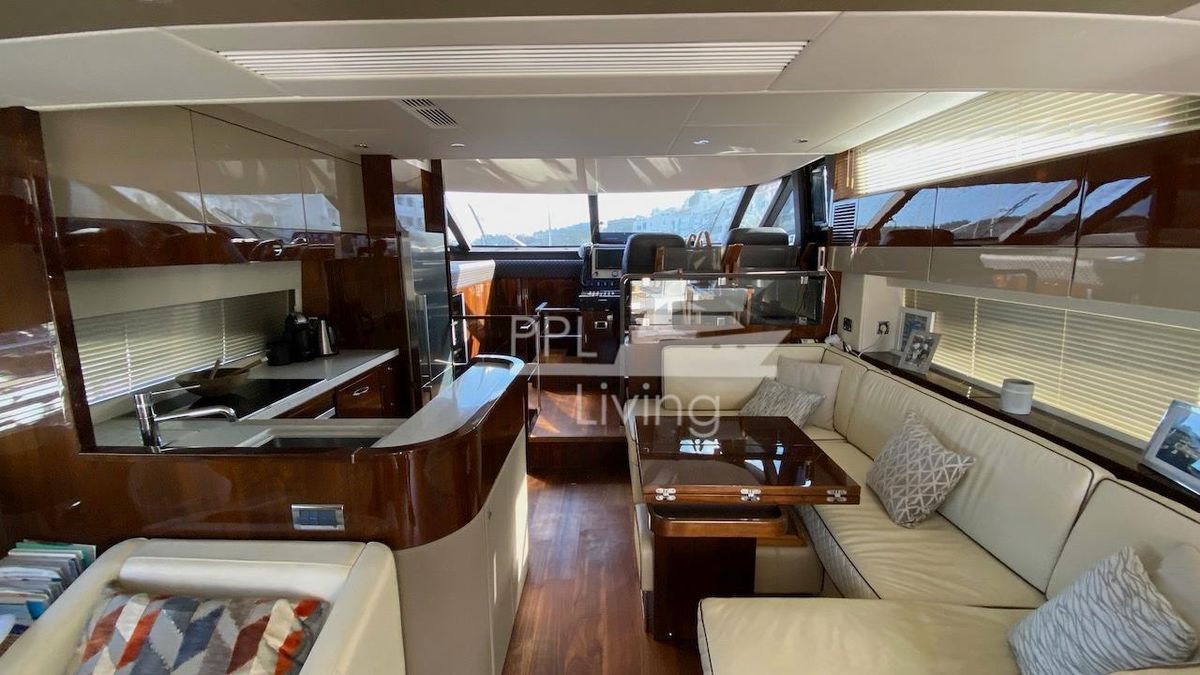 2018 Fairline 66 