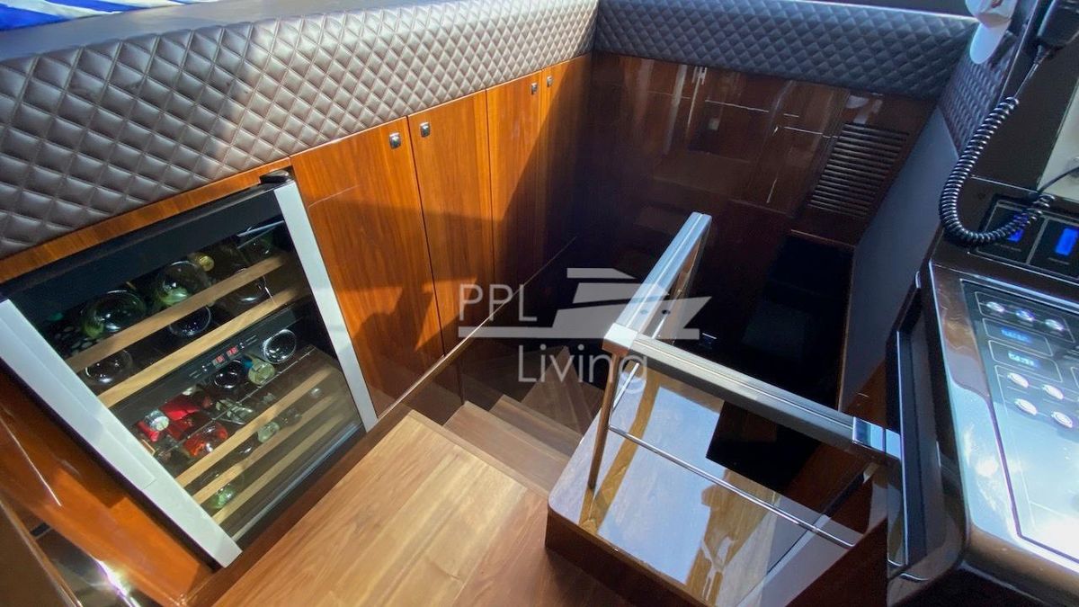 2018 Fairline 66 