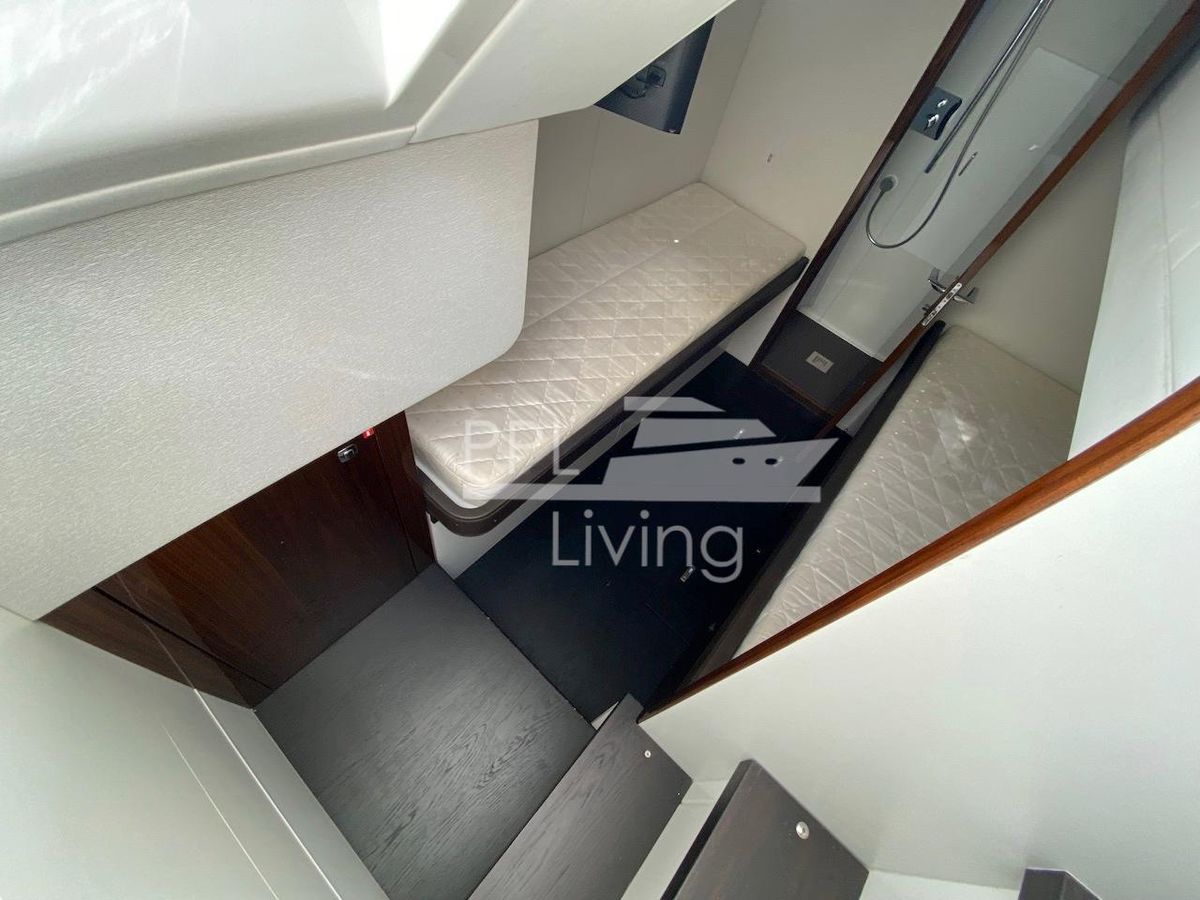 2018 Fairline 66 