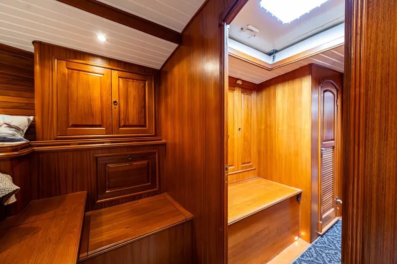 Koh -i -noor Yacht Photos Pics Interior of 1974 C&C 61 Ocean Racer/Cruiser with polished wooden cabinetry and seating.