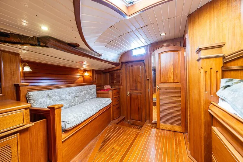 Koh -i -noor Yacht Photos Pics Luxurious wooden interior of a 1974 C&C 61 Ocean Racer/Cruiser yacht cabin.