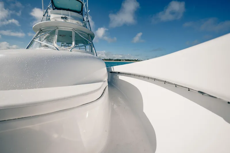 Southern Ground Yacht Photos Pics 2015 Winter Custom Yachts W-18 boat with sleek design and clear blue sky background.