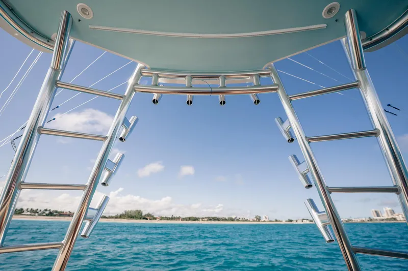 Southern Ground Yacht Photos Pics View from Winter Custom Yachts W-18, 2015, showing ocean and sky through ladder.