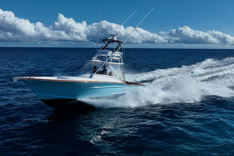 Southern Ground Yacht Photos Pics 2015 Winter Custom Yachts W-18 cruising on open ocean under clear skies.