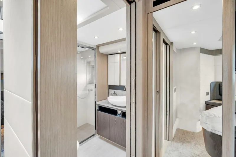  Yacht Photos Pics 2020 Absolute 58 Fly - Image 24