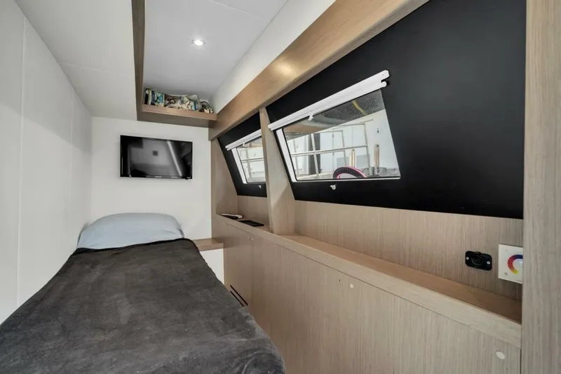  Yacht Photos Pics 2020 Absolute 58 Fly - Image 47