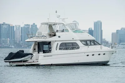 Carver 560 Voyager