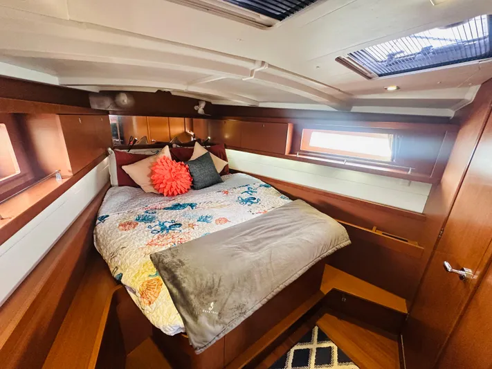 “imagine That” Yacht Photos Pics Luxurious cabin interior of 2015 Beneteau Oceanis 45 sailboat with cozy bedding.