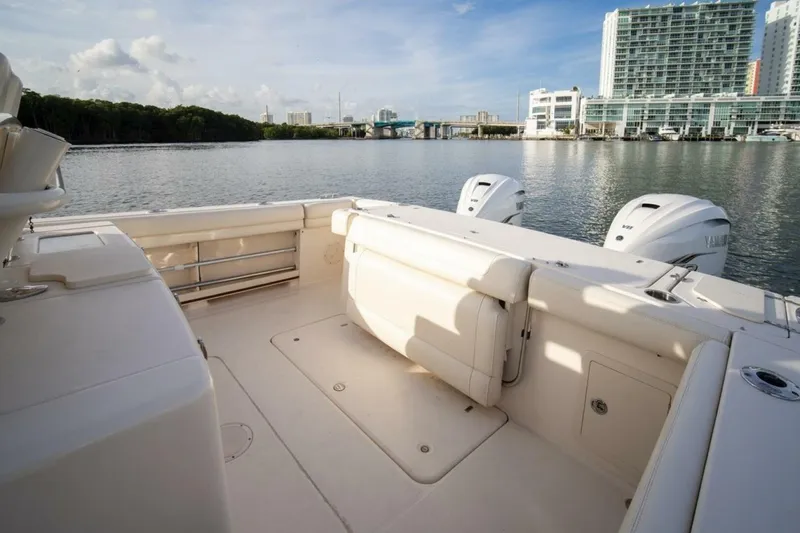 Low Hours Yacht Photos Pics 2019 Grady-white Canyon 336 - Image 13