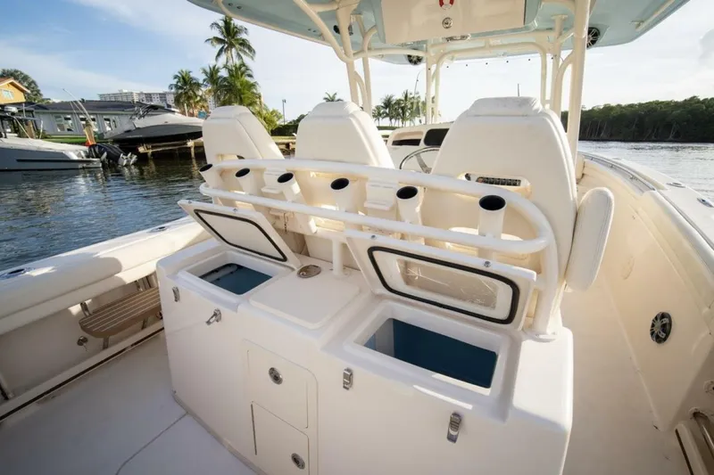 Low Hours Yacht Photos Pics 2019 Grady-white Canyon 336 - Image 16