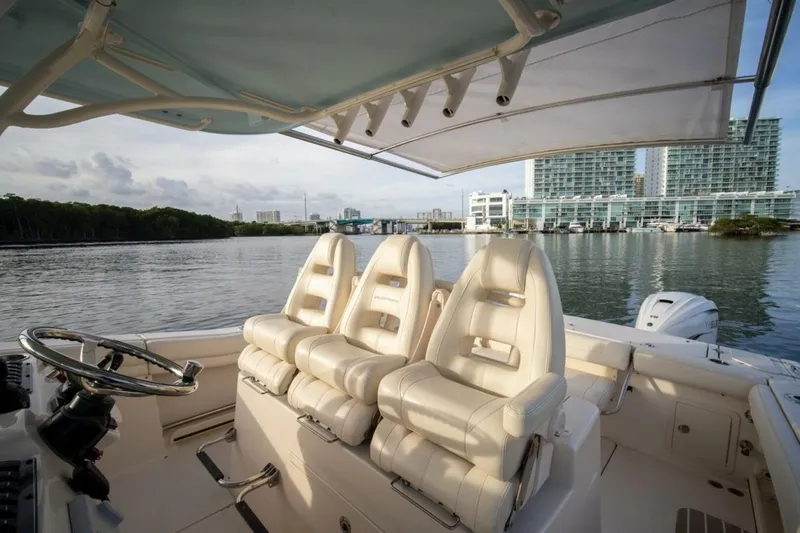 Low Hours Yacht Photos Pics 2019 Grady-white Canyon 336 - Image 17