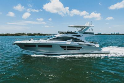 Cruisers Yachts 60 Fly