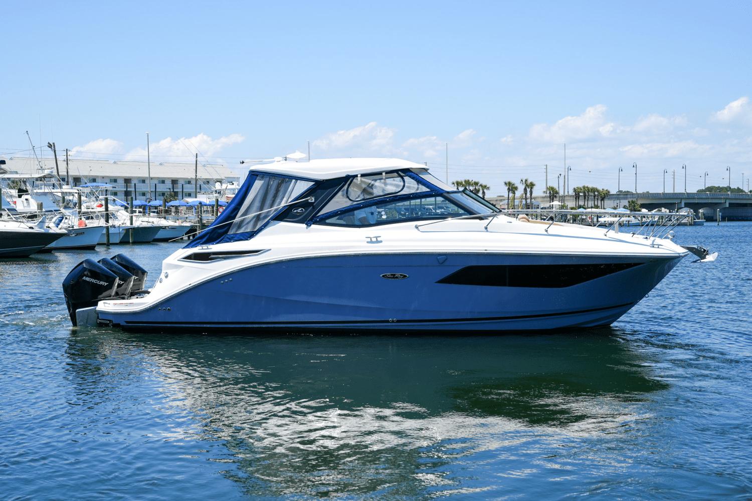 2019 Sea Ray 320 Sundancer Sports Cruiser for sale - YachtWorld