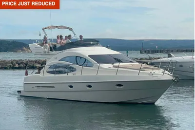 2005 Azimut 42