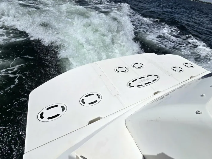  Yacht Photos Pics 2008 Sea Ray 505 Sedan Bridge - Image 11