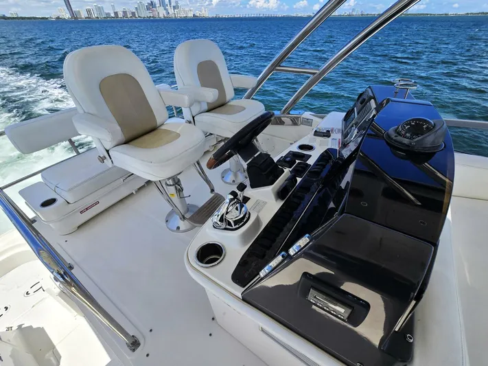  Yacht Photos Pics 2008 Sea Ray 505 Sedan Bridge - Image 34