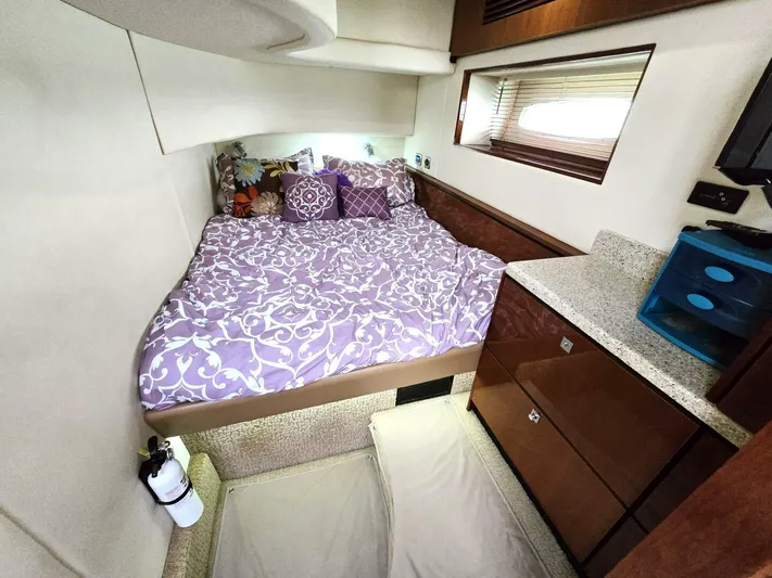  Yacht Photos Pics 2008 Sea Ray 505 Sedan Bridge - Image 27