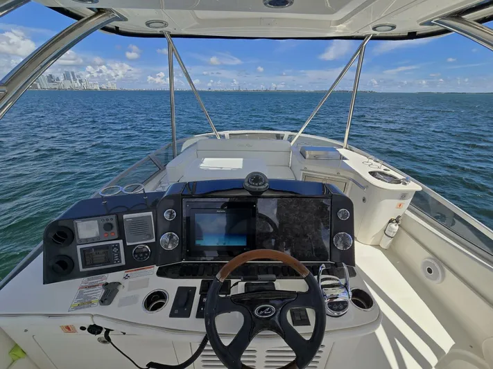  Yacht Photos Pics 2008 Sea Ray 505 Sedan Bridge - Image 36