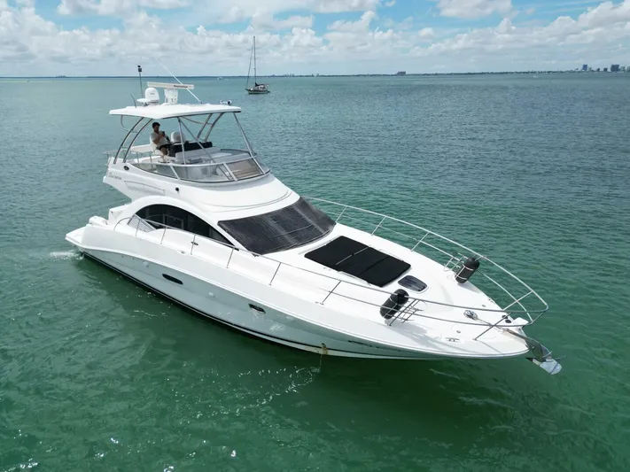  Yacht Photos Pics 2008 Sea Ray 505 Sedan Bridge - Image 4