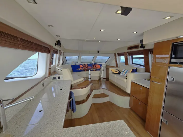  Yacht Photos Pics 2008 Sea Ray 505 Sedan Bridge - Image 18