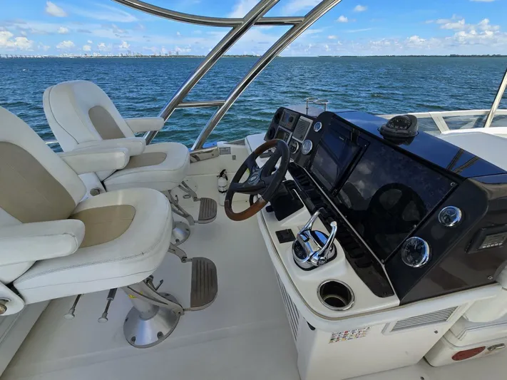  Yacht Photos Pics 2008 Sea Ray 505 Sedan Bridge - Image 35