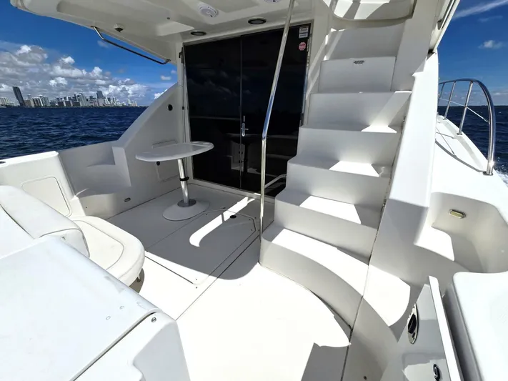  Yacht Photos Pics 2008 Sea Ray 505 Sedan Bridge - Image 14