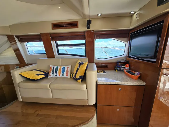  Yacht Photos Pics 2008 Sea Ray 505 Sedan Bridge - Image 22