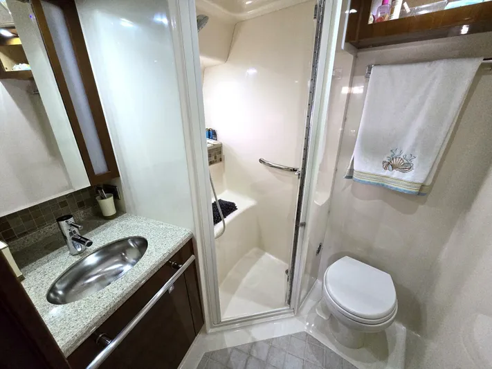  Yacht Photos Pics 2008 Sea Ray 505 Sedan Bridge - Image 31