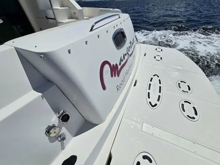  Yacht Photos Pics 2008 Sea Ray 505 Sedan Bridge - Image 12