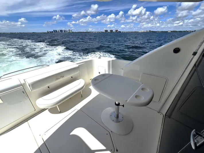  Yacht Photos Pics 2008 Sea Ray 505 Sedan Bridge - Image 13