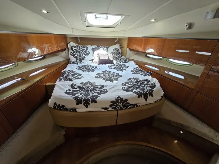  Yacht Photos Pics 2008 Sea Ray 505 Sedan Bridge - Image 29