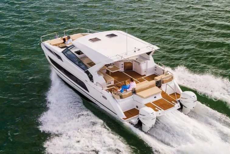 Aquila 36 Sport Yacht Photos Pics 