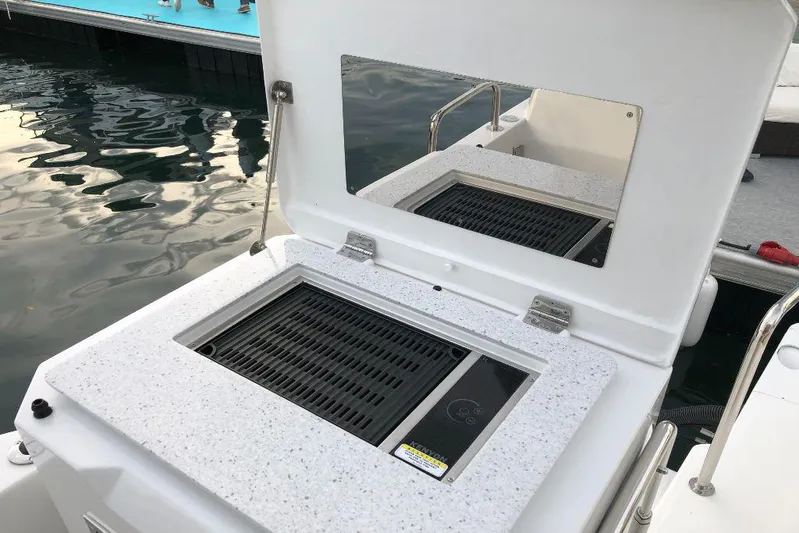 Aquila 36 Sport Yacht Photos Pics 